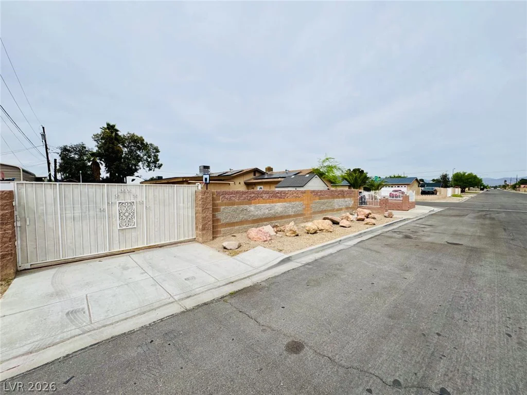4679 Cleveland, Las Vegas, NV 89104