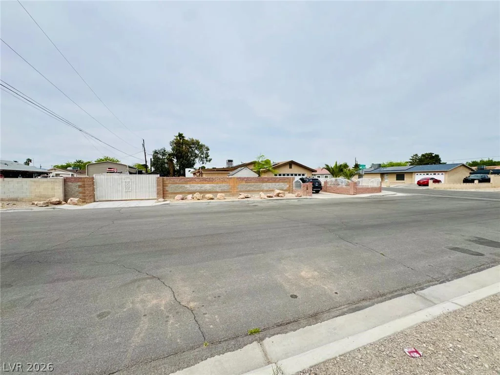 4679 Cleveland, Las Vegas, NV 89104