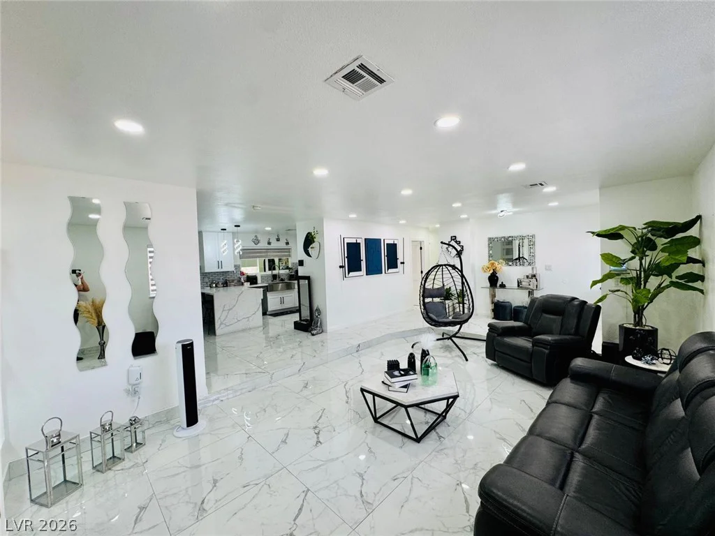 4679 Cleveland, Las Vegas, NV 89104