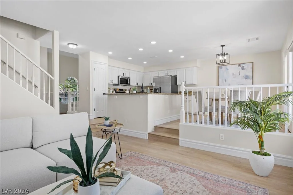 1538 Lamplight Village, Las Vegas, NV 89183