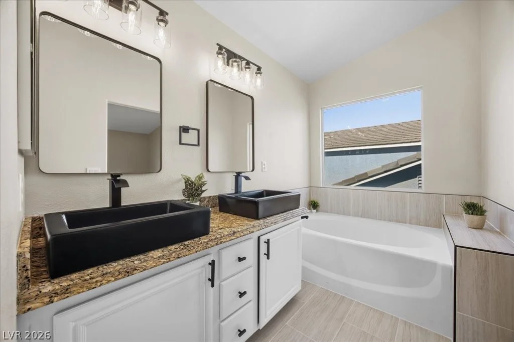 1538 Lamplight Village, Las Vegas, NV 89183