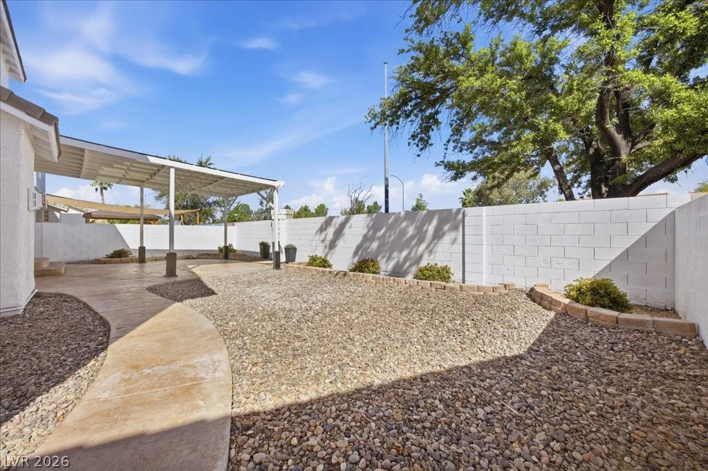 1538 Lamplight Village, Las Vegas, NV 89183