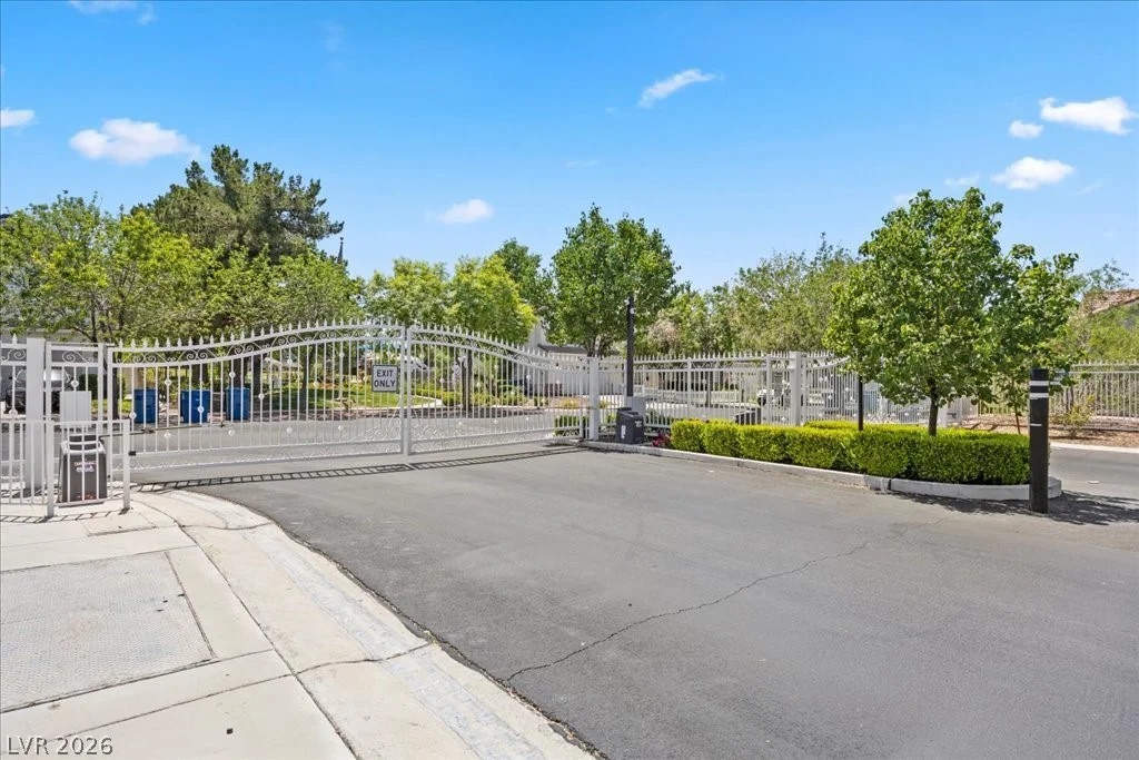 1538 Lamplight Village, Las Vegas, NV 89183