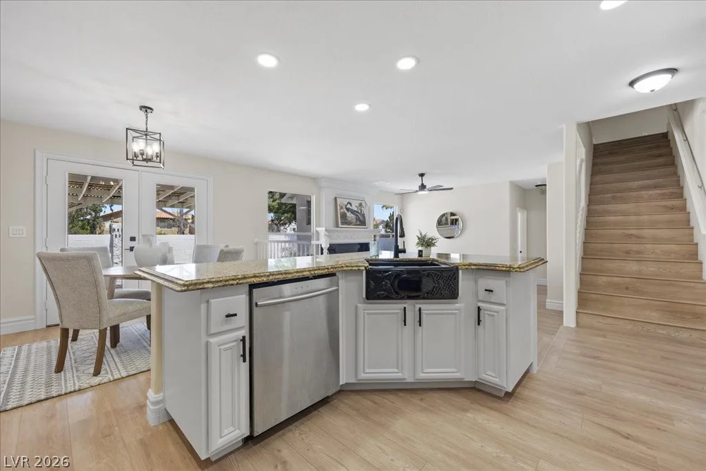 1538 Lamplight Village, Las Vegas, NV 89183