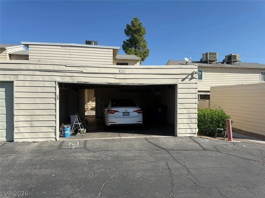 4914 Larkspur, Las Vegas, NV 89120