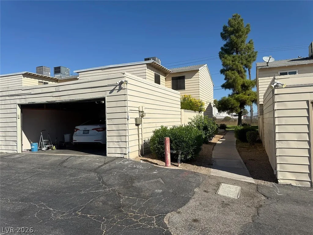 4914 Larkspur, Las Vegas, NV 89120
