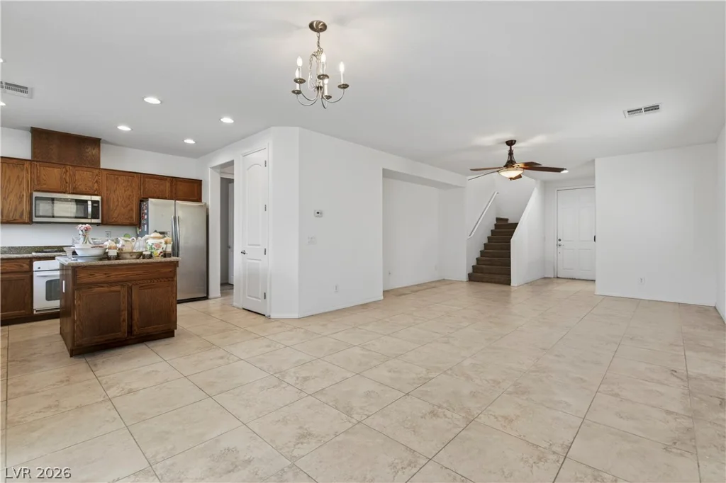 6647 Angelina, Las Vegas, NV 89120