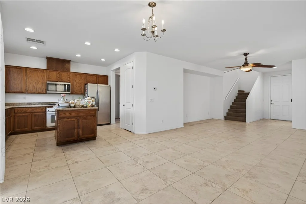 6647 Angelina, Las Vegas, NV 89120