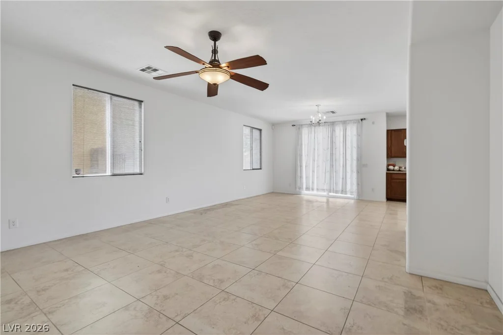 6647 Angelina, Las Vegas, NV 89120