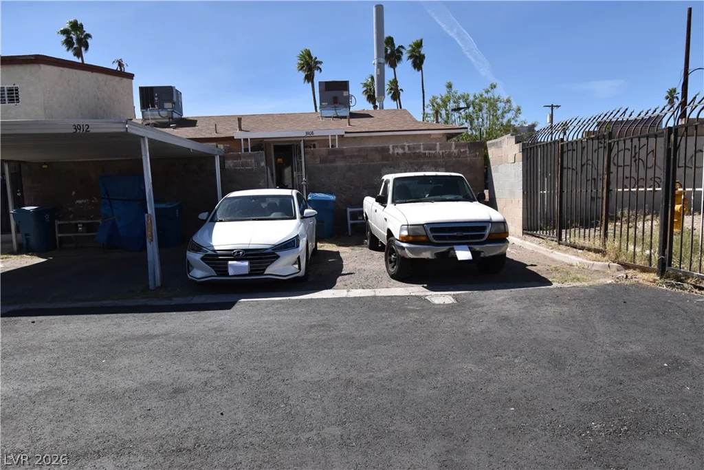 3908 Palos Verdes, Las Vegas, NV 89119