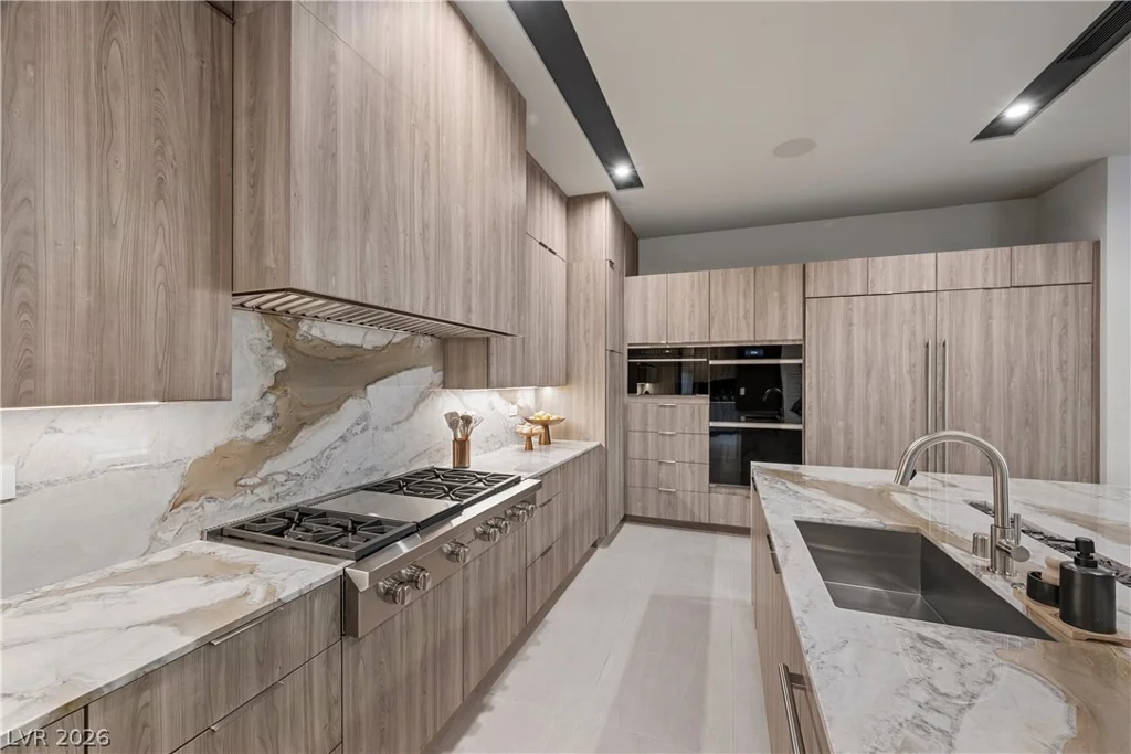 7070 Nomi, Las Vegas, NV 89120