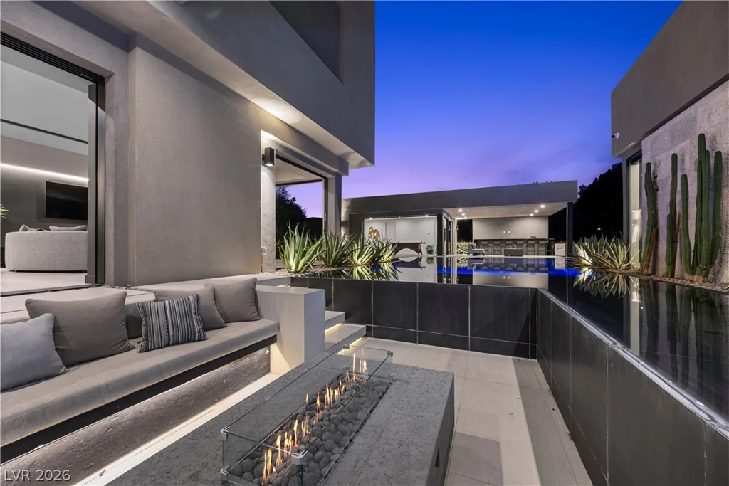 7070 Nomi, Las Vegas, NV 89120