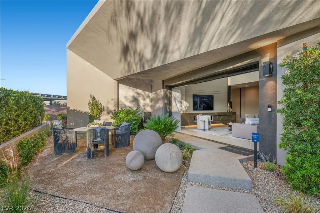 7070 Nomi, Las Vegas, NV 89120