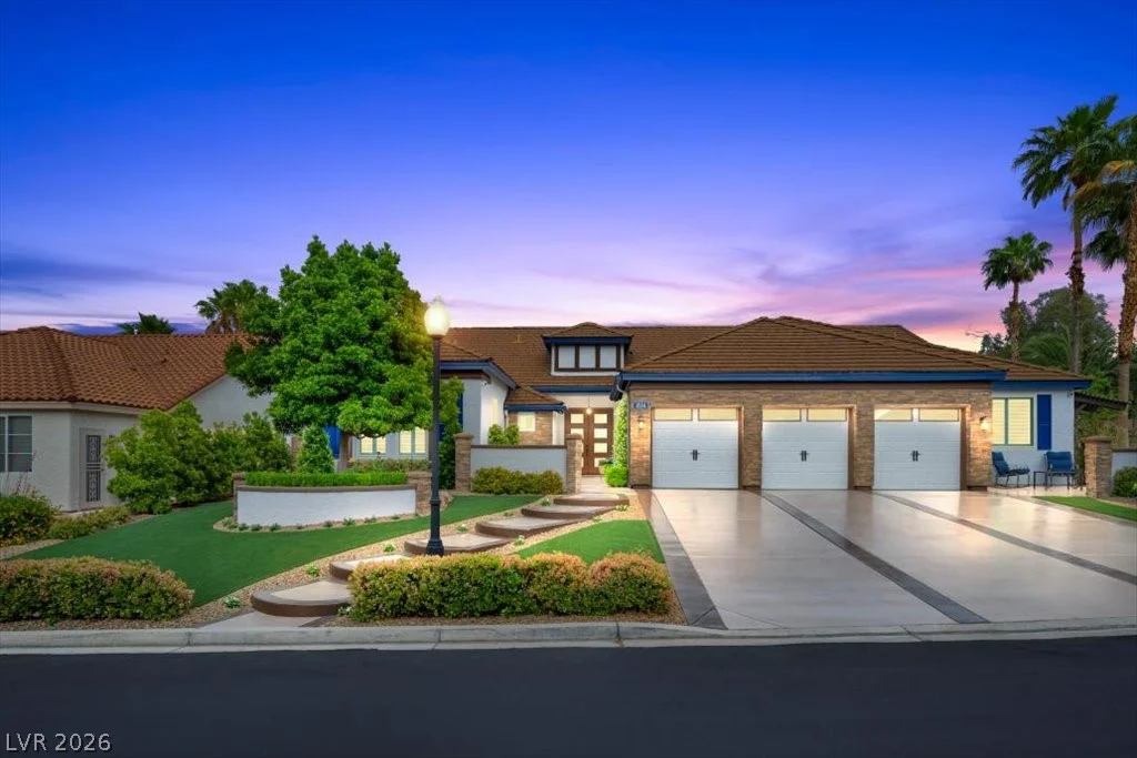1516 Castle Wall, Las Vegas, NV 89117