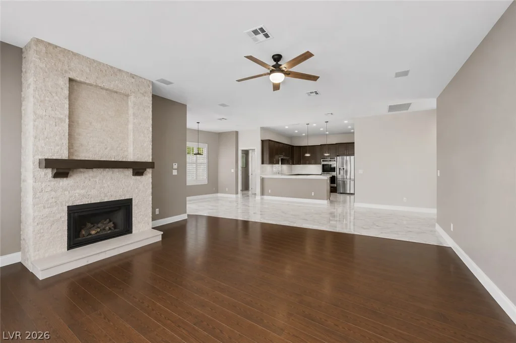 1516 Castle Wall, Las Vegas, NV 89117