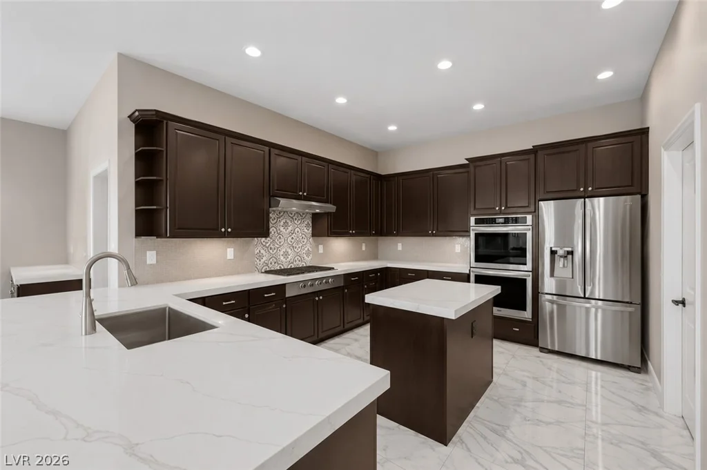 1516 Castle Wall, Las Vegas, NV 89117