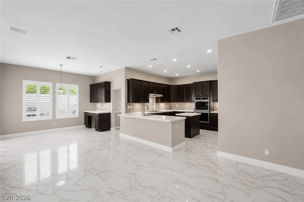 1516 Castle Wall, Las Vegas, NV 89117