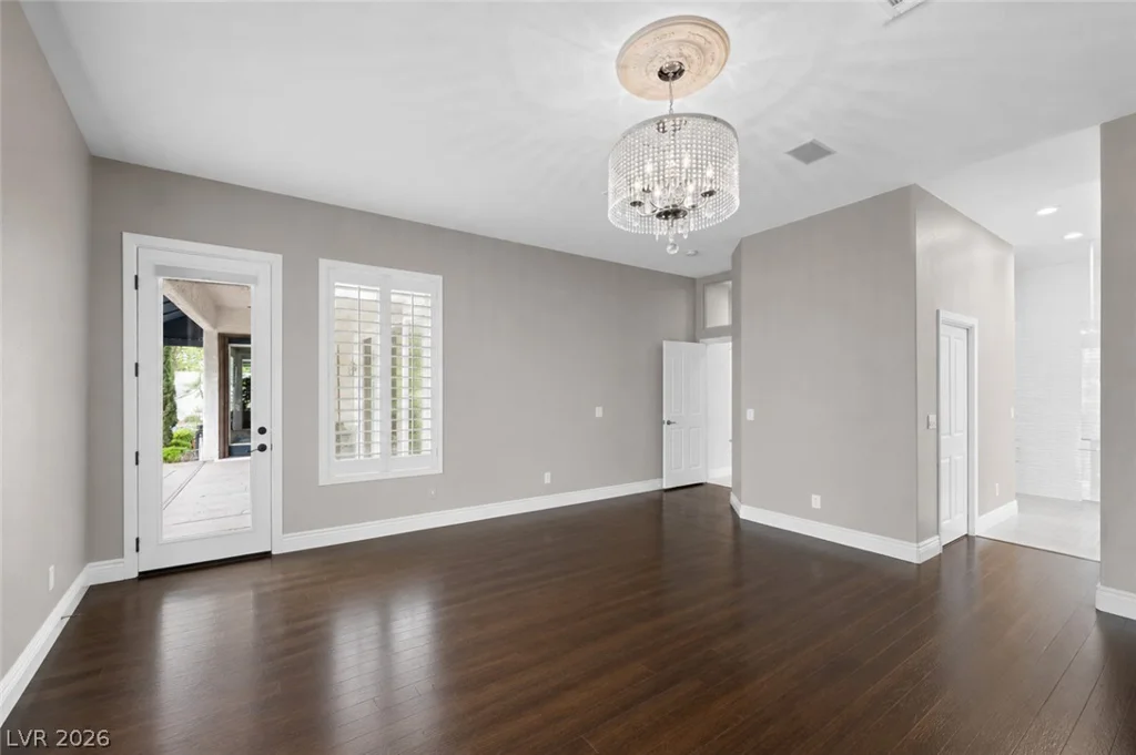 1516 Castle Wall, Las Vegas, NV 89117