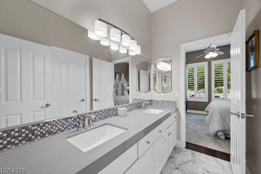 1516 Castle Wall, Las Vegas, NV 89117