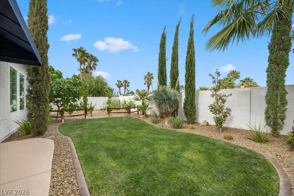 1516 Castle Wall, Las Vegas, NV 89117