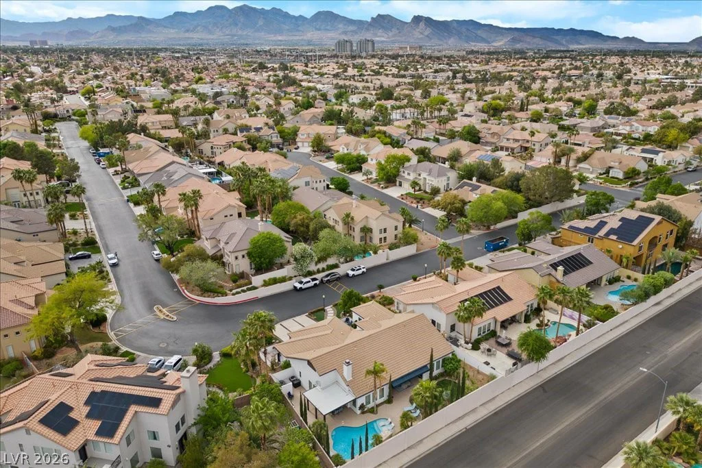 1516 Castle Wall, Las Vegas, NV 89117