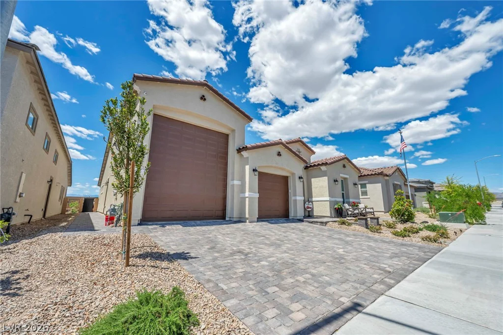 6325 Gambetta, North Las Vegas, NV 89115