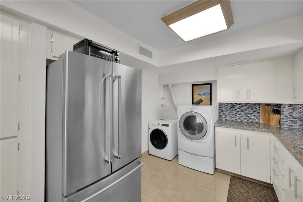 205 Harmon, Las Vegas, NV 89169