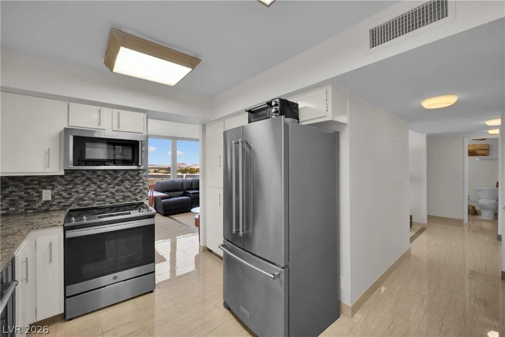 205 Harmon, Las Vegas, NV 89169