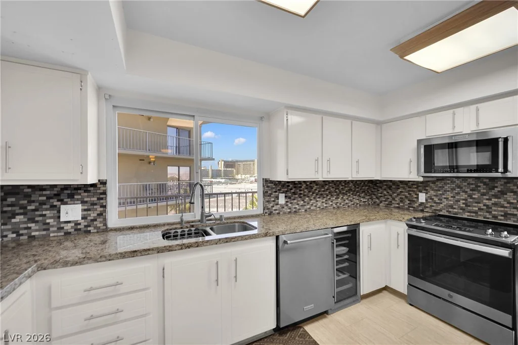 205 Harmon, Las Vegas, NV 89169