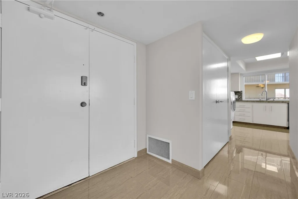 205 Harmon, Las Vegas, NV 89169