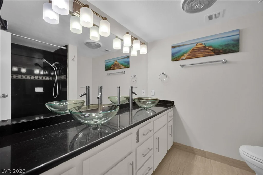 205 Harmon, Las Vegas, NV 89169