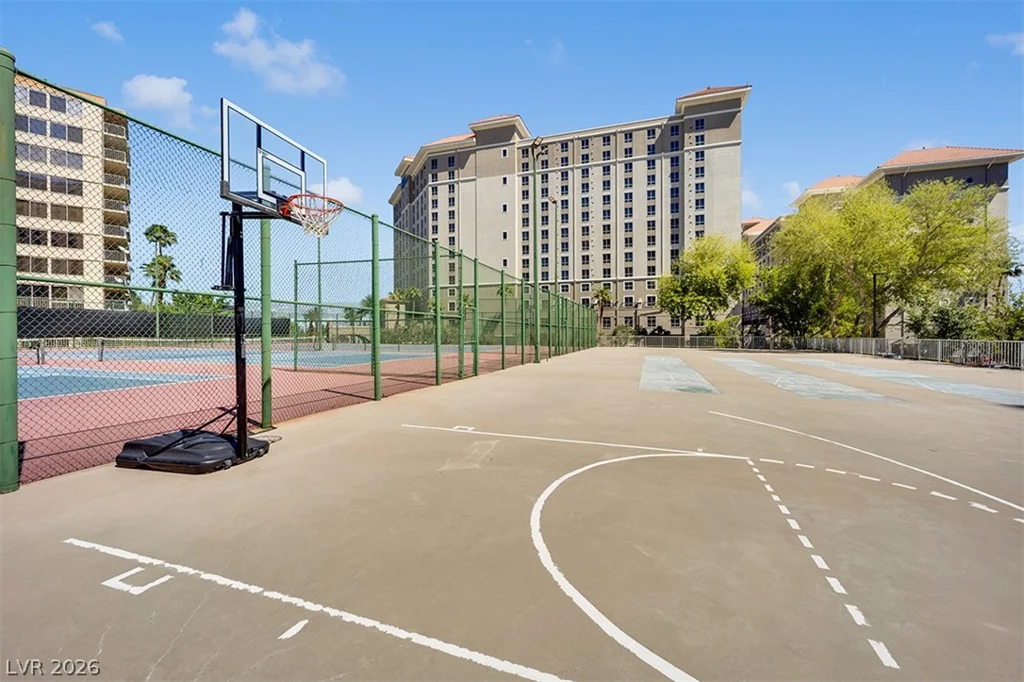 205 Harmon, Las Vegas, NV 89169