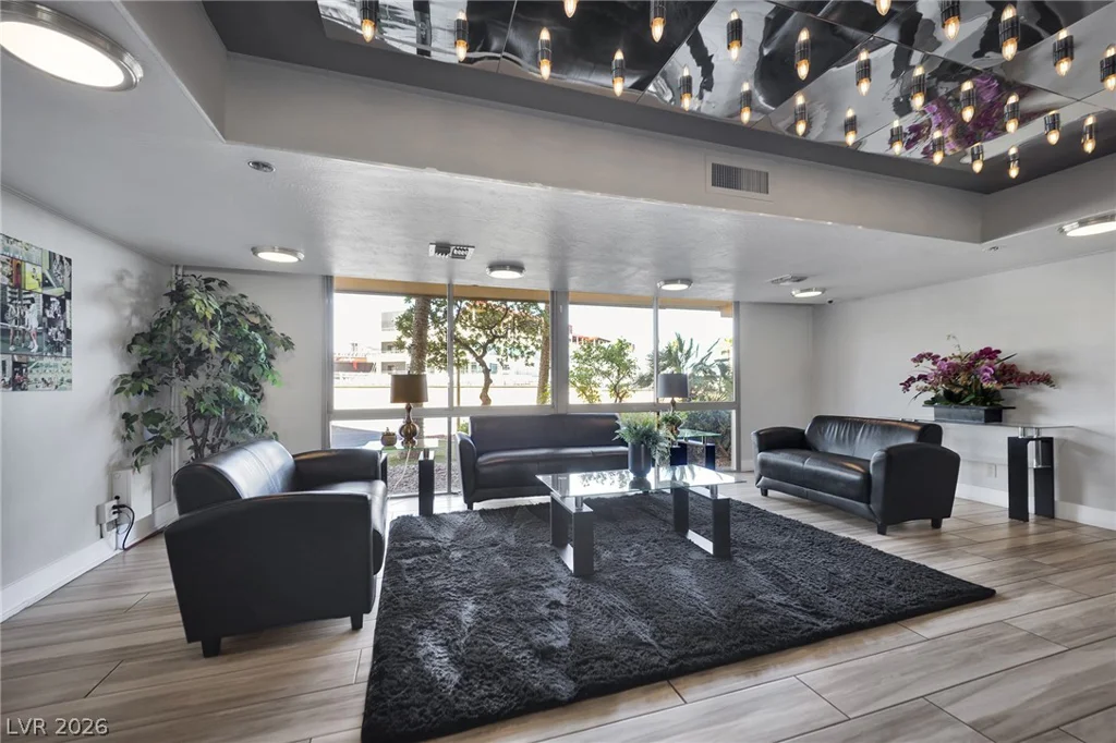205 Harmon, Las Vegas, NV 89169