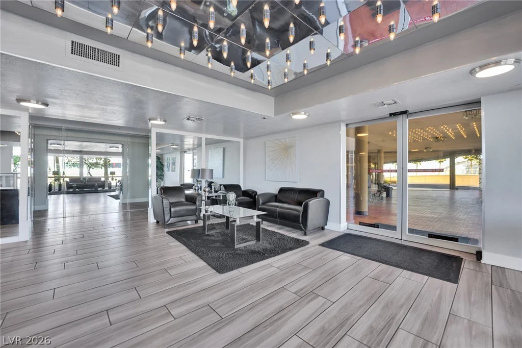 205 Harmon, Las Vegas, NV 89169