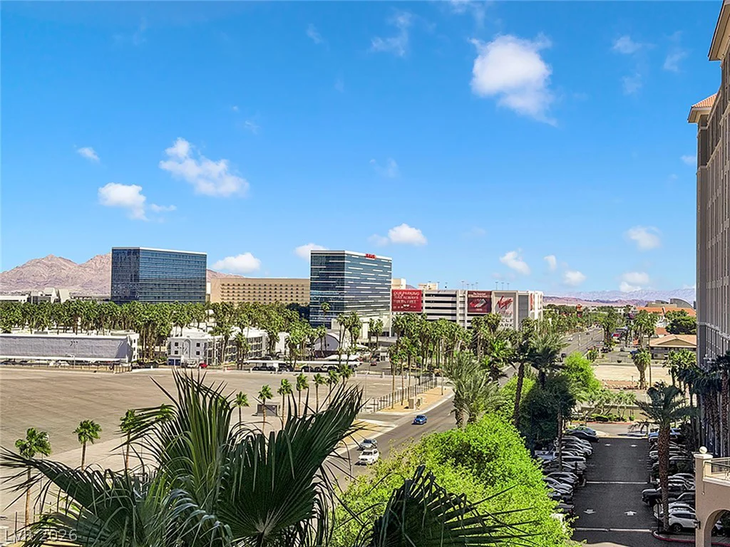 205 Harmon, Las Vegas, NV 89169