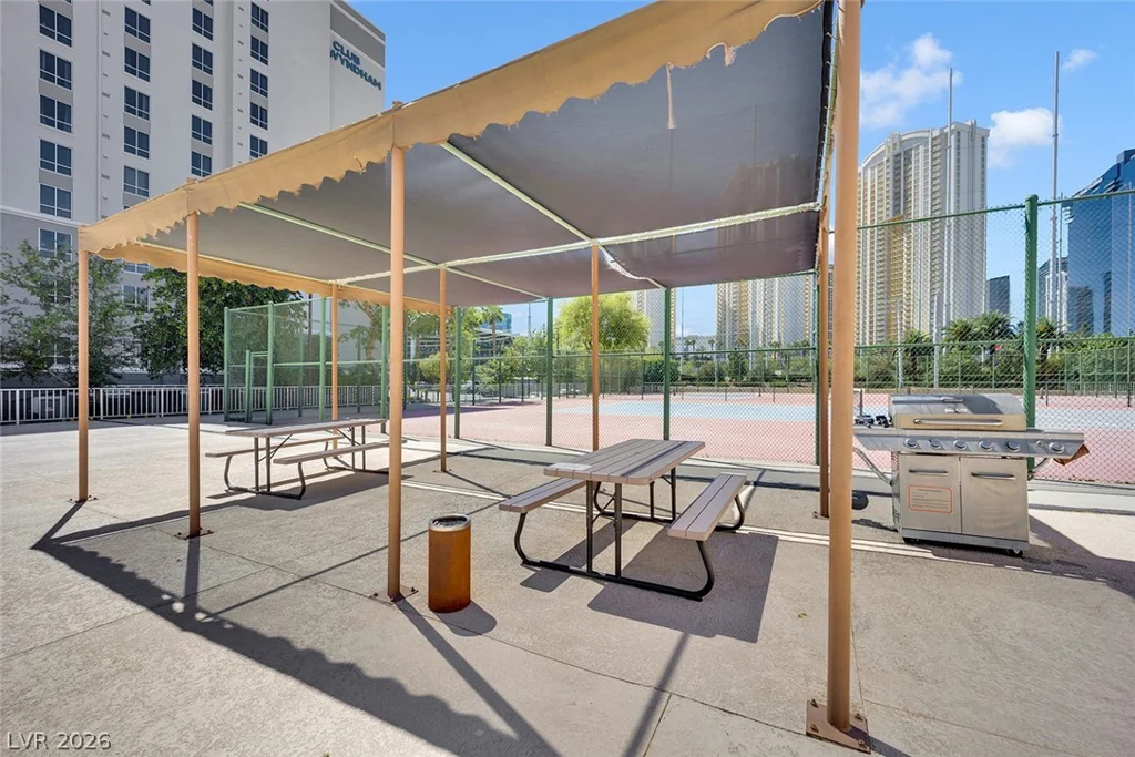 205 Harmon, Las Vegas, NV 89169