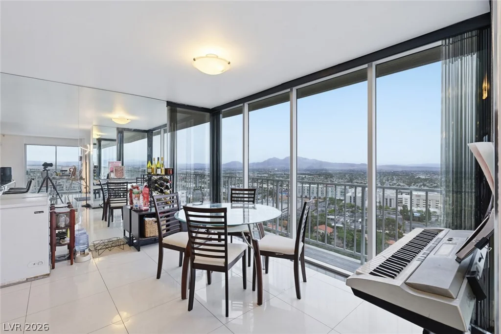 3111 Bel Air, Las Vegas, NV 89109