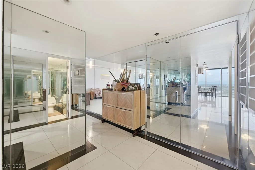 3111 Bel Air, Las Vegas, NV 89109