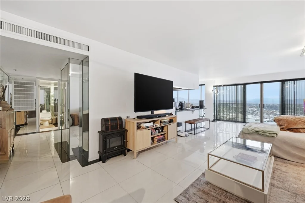 3111 Bel Air, Las Vegas, NV 89109