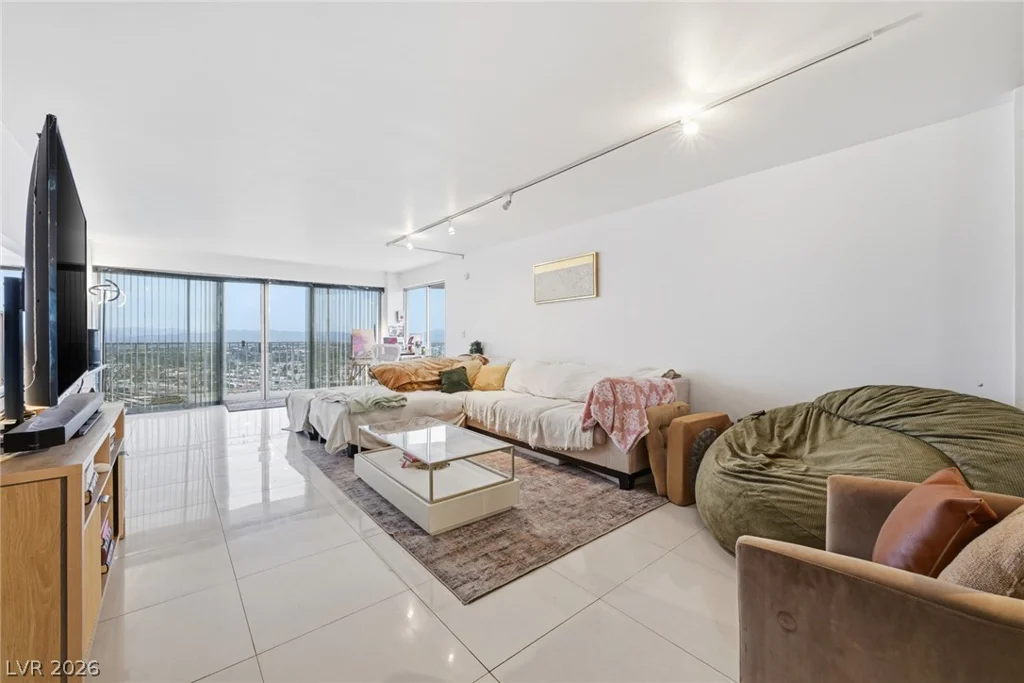 3111 Bel Air, Las Vegas, NV 89109