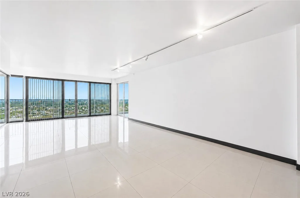 3111 Bel Air, Las Vegas, NV 89109
