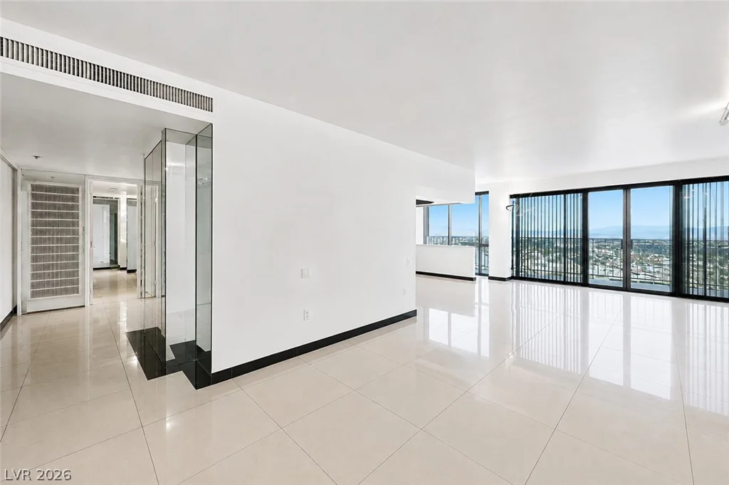 3111 Bel Air, Las Vegas, NV 89109