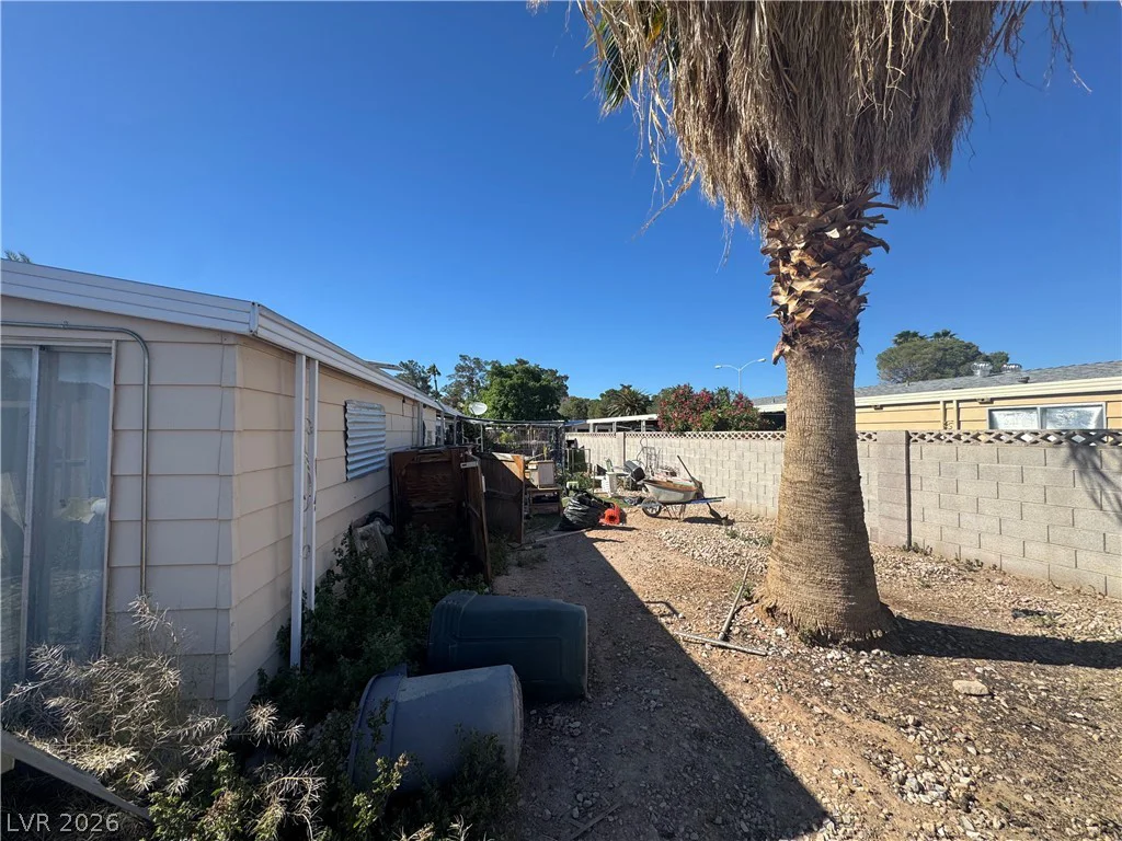 112 Sir George, Las Vegas, NV 89110