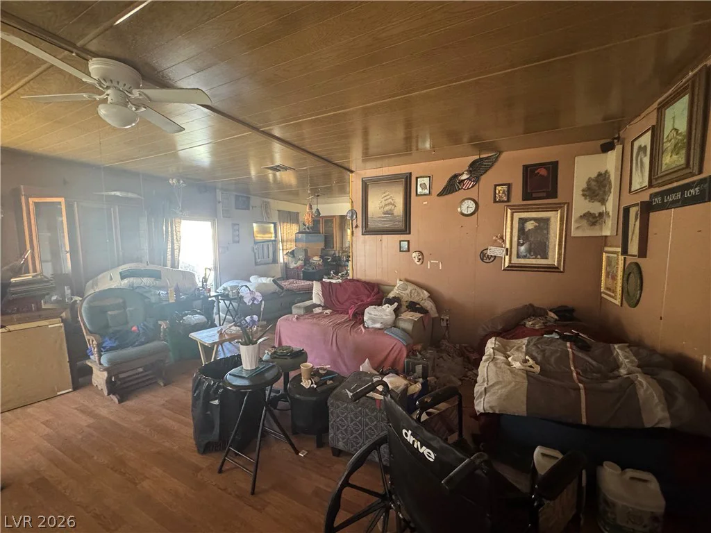 112 Sir George, Las Vegas, NV 89110