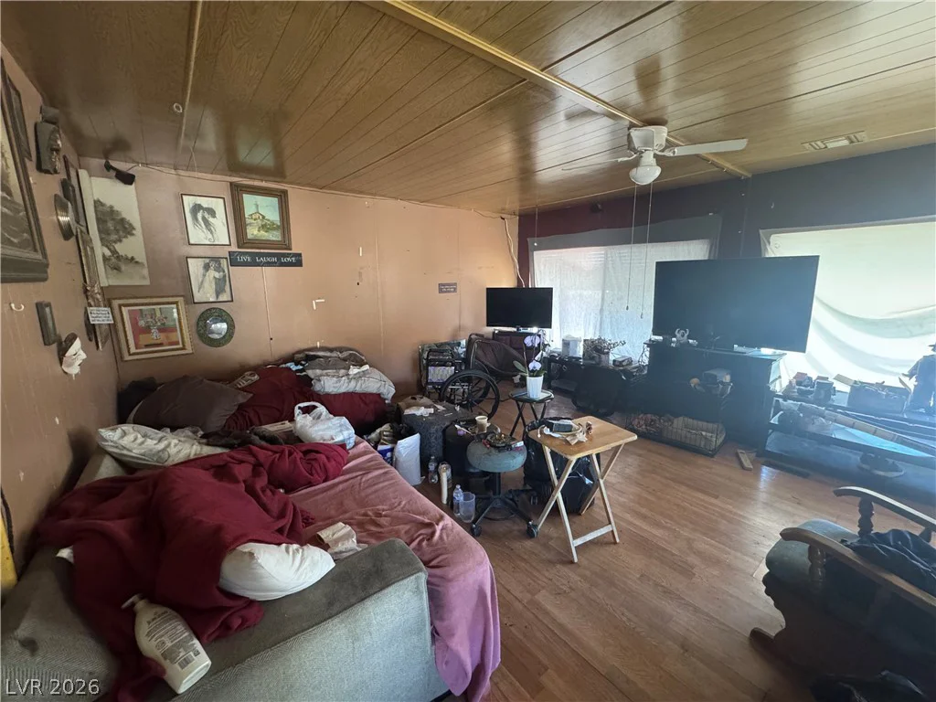 112 Sir George, Las Vegas, NV 89110