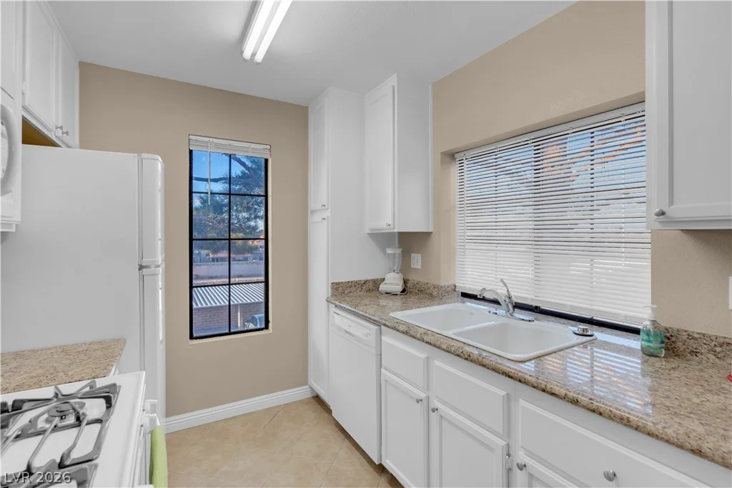 4861 Torrey Pines, Las Vegas, NV 89103