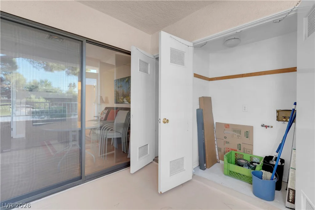 4861 Torrey Pines, Las Vegas, NV 89103