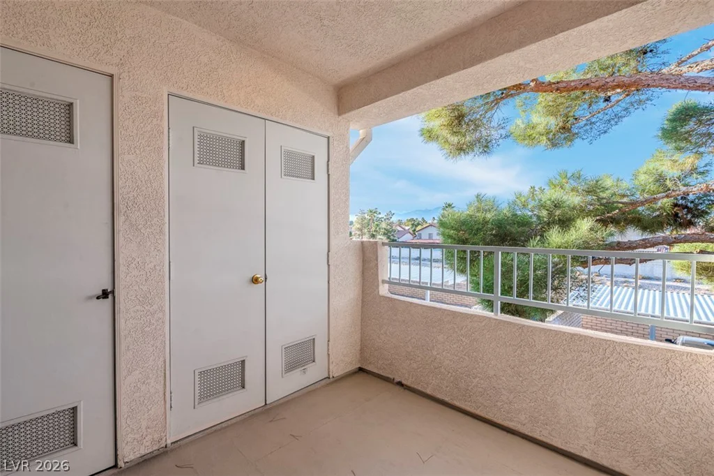 4861 Torrey Pines, Las Vegas, NV 89103