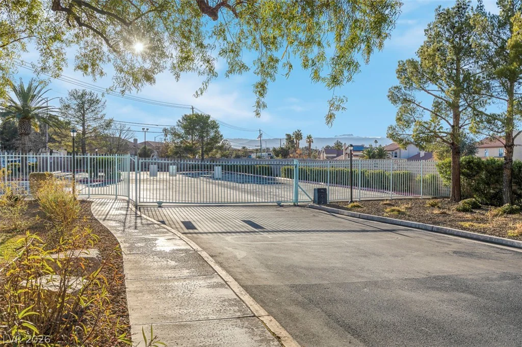 4861 Torrey Pines, Las Vegas, NV 89103