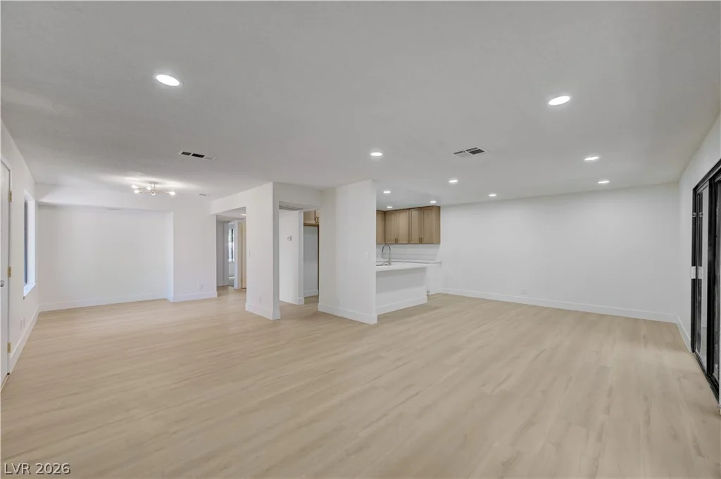 3251 Liahona, Las Vegas, NV 89121